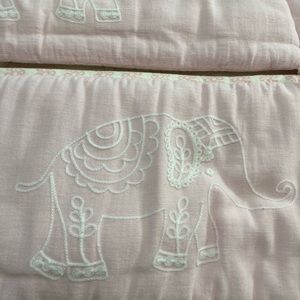 4 piece crib bumper.